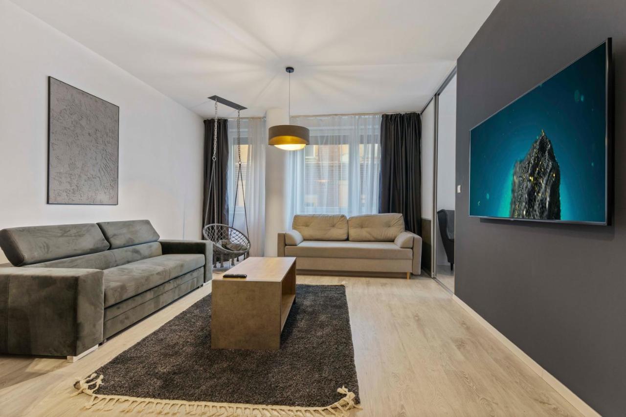 Apartamento Lam Anthracite W Ac & Balcony Bratislava Exterior foto