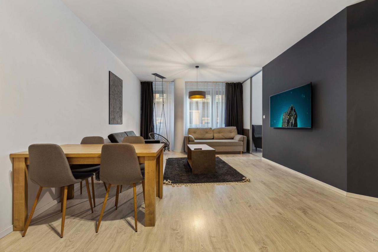 Apartamento Lam Anthracite W Ac & Balcony Bratislava Exterior foto