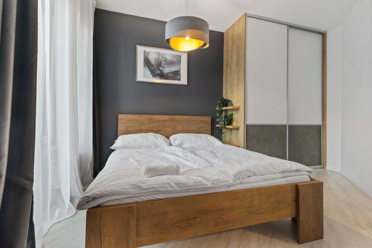 Apartamento Lam Anthracite W Ac & Balcony Bratislava Exterior foto